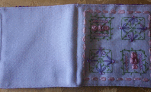 Range-aiguilles en broderie traditionnelle